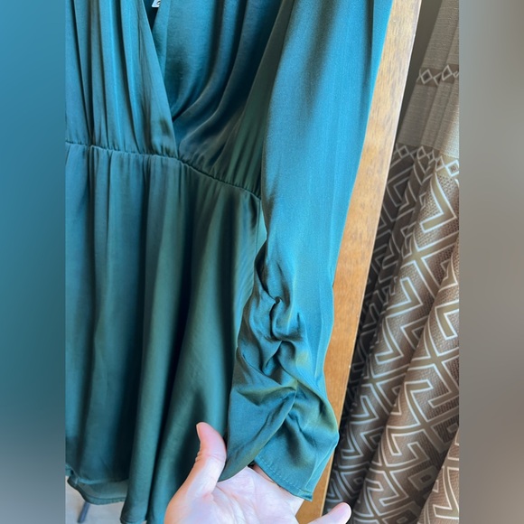 NWT Mango Women's Wrapped Satin Dress size2 or XS - Picture 3 of 6